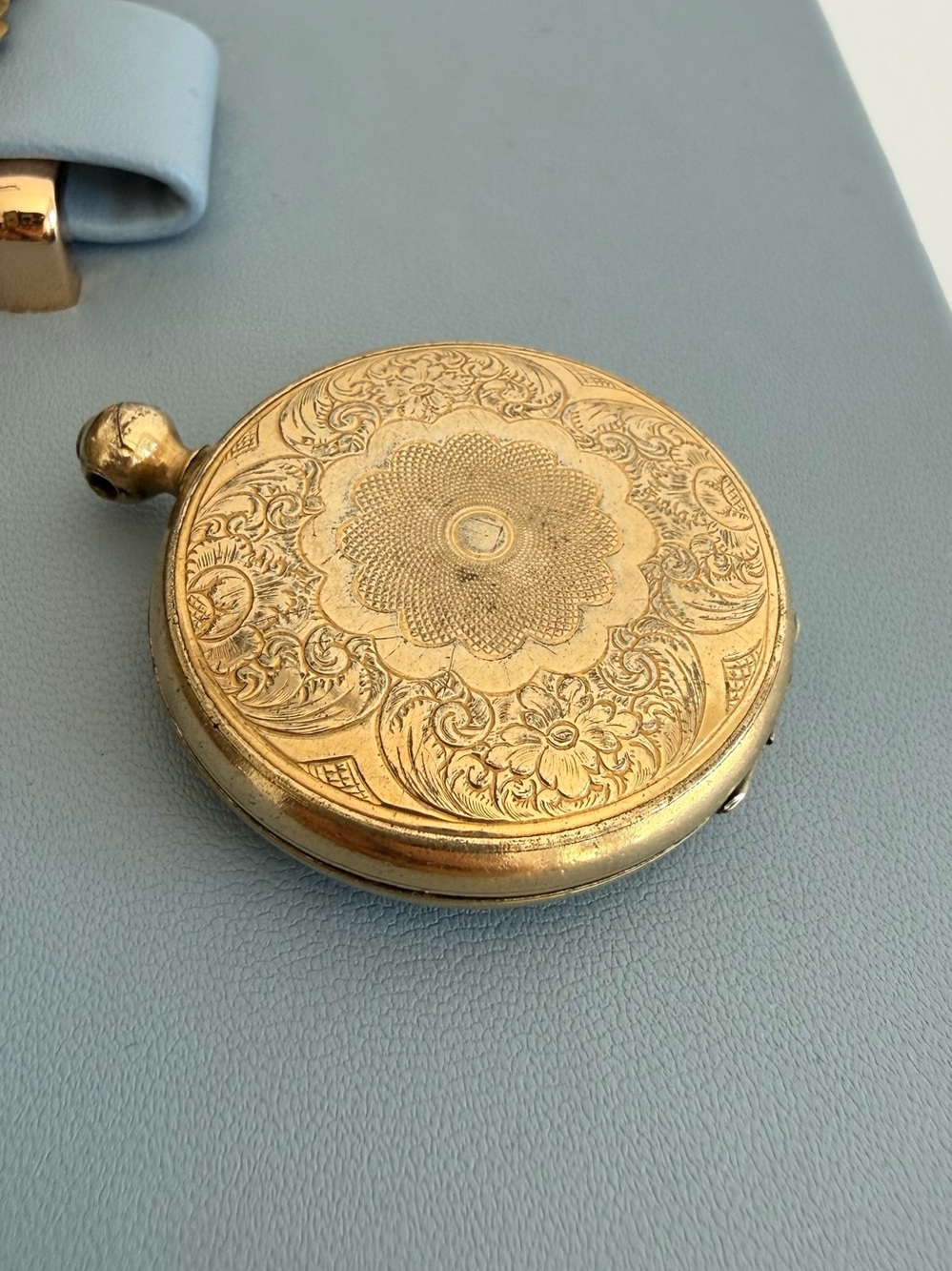 Vintage Antique Victorian Engraved Goldtone Round Locket Pendant